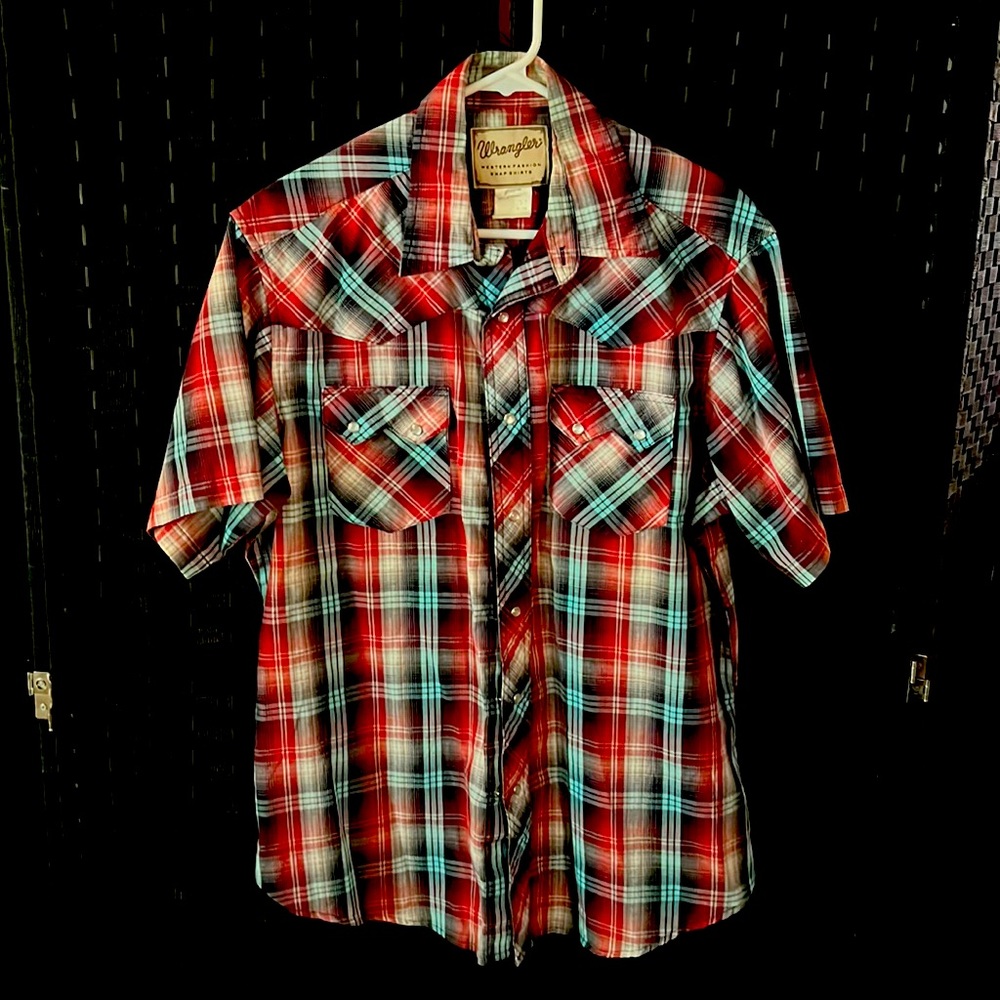Ladies Wrangler Snap shirt